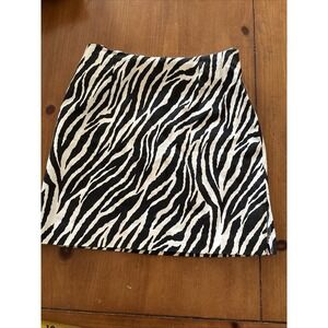 Y2k black and white zebra print mini skirt skort Size 5 USA Britney Spears Rave